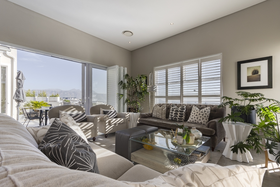 5 Bedroom Property for Sale in Meerhof Estat Western Cape